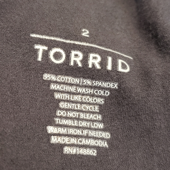 Torrid Size 2 Black and Gray Patterned Leggings - Picture 7 of 7